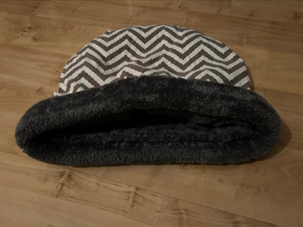 Coussin igloo pour chat ou petit chien, Dieren en Toebehoren, Ophalen, Zo goed als nieuw
