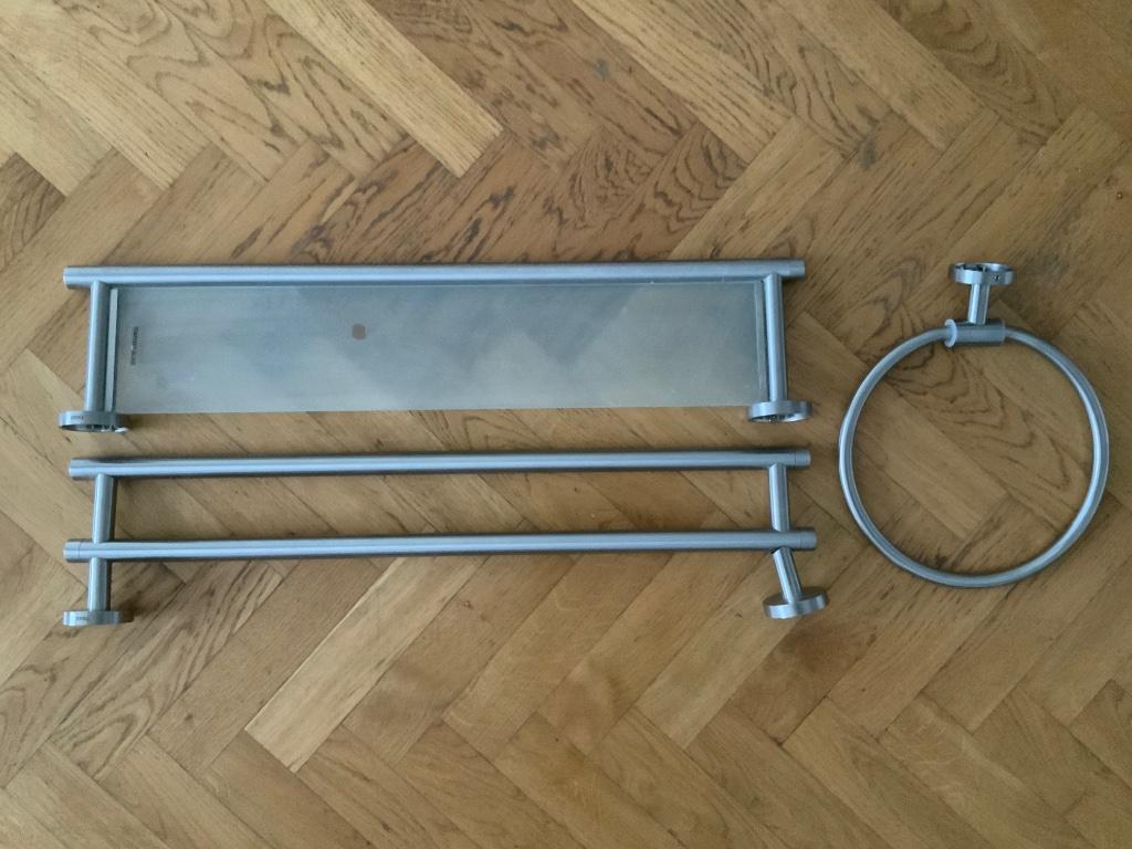 Accessories de salle de bain: 2 porte serviettes et une étag, Comme neuf, 50 à 100 cm, Autres types, Enlèvement ou Envoi