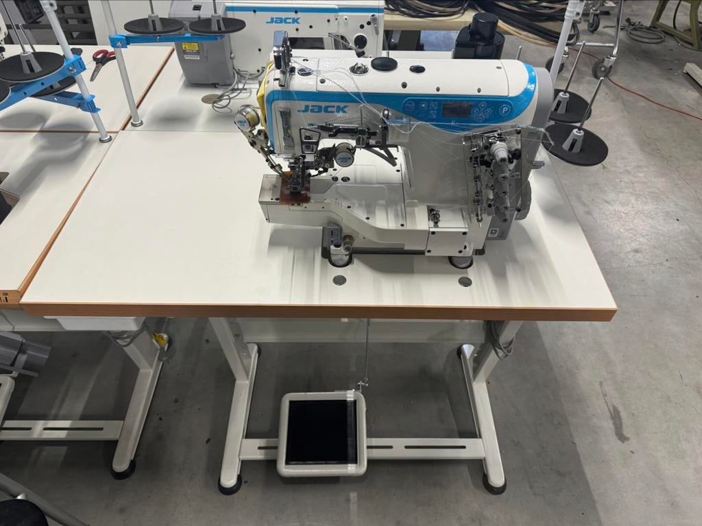 Industriële naaimachine coverlock interlock automaat nieuw, Neuf, Autres marques, Enlèvement ou Envoi, Machine à coudre