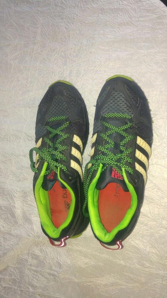 Vintage baskets chaussures adidas run story 43.5, Sports & Fitness, Course, Jogging & Athlétisme, Adidas, Course à pied, Enlèvement ou Envoi