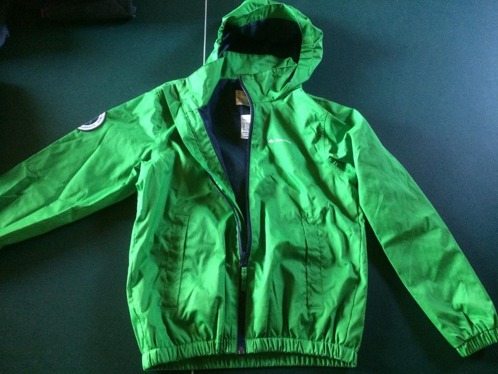 Groene regenjas - maat 133/142 - 10 jaar, Ophalen of Verzenden, Zo goed als nieuw, Jongen of Meisje, Jas