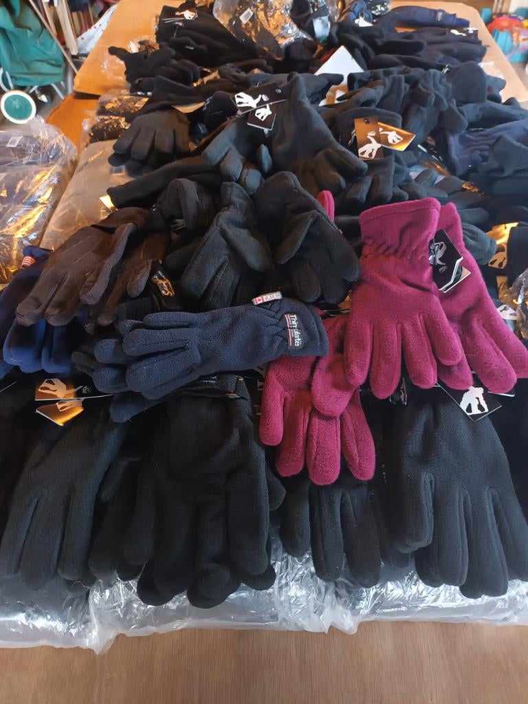 Lot handschoenen  nog 100 paar, Ophalen