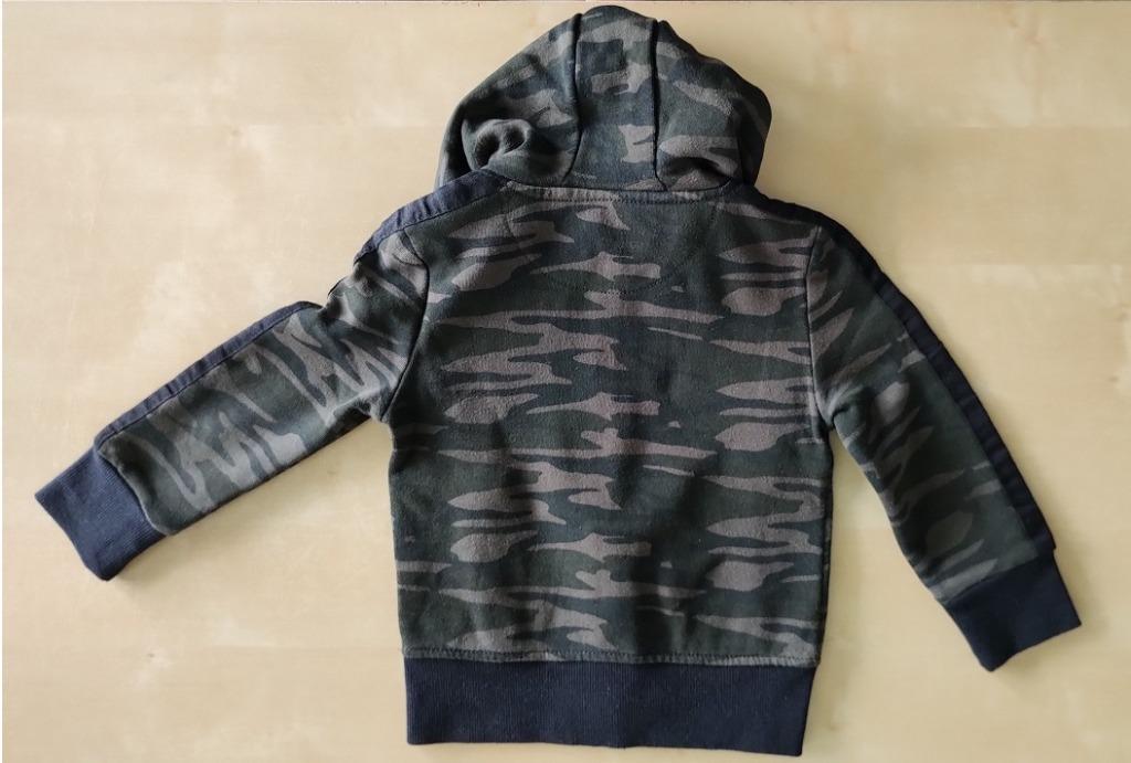 Mooie vest legerprint, maat 3-4 jaar, Enfants & Bébés, Vêtements enfant | Taille 98, Garçon, Enlèvement ou Envoi, Pull ou Veste