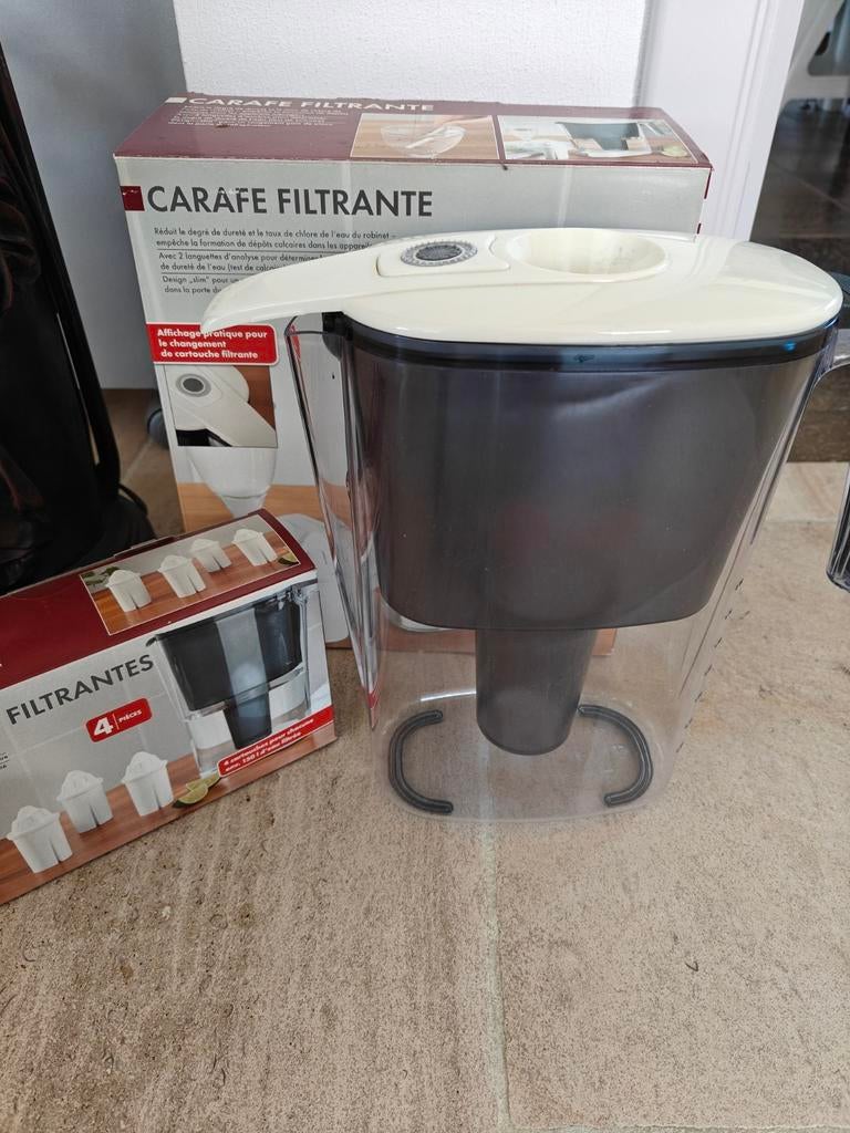 Brita kan om water te filteren., Ophalen, Zo goed als nieuw