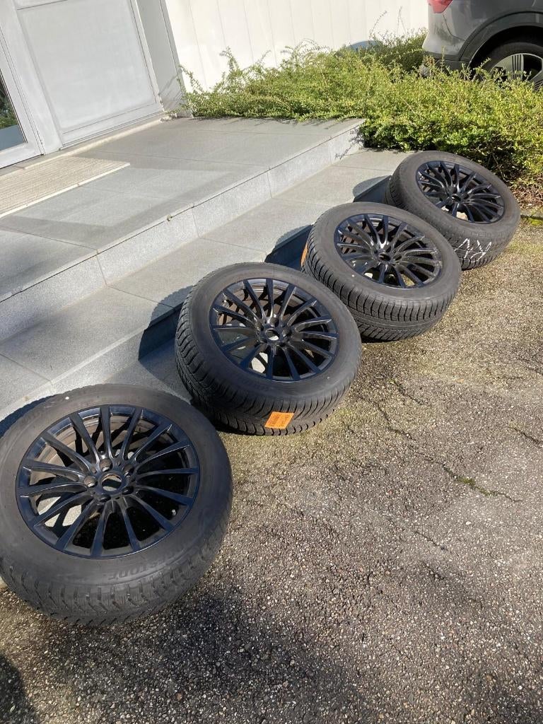BMW 7serie ZWARTE VELGEN WINTERBANDEN, Auto-onderdelen, Banden en Velgen, Ophalen, 18 inch, Velg(en), Winterbanden
