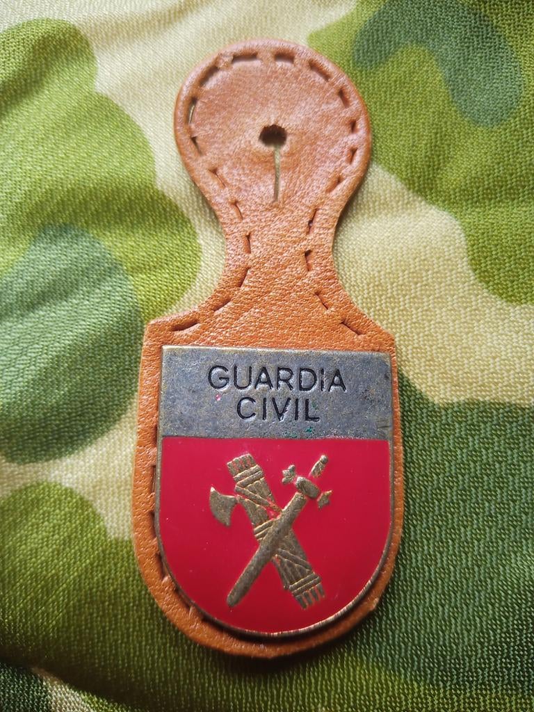 Pucelle Guardia Civil, Spaanse gendarmeriemacht, Ophalen of Verzenden, Landmacht, Embleem of Badge