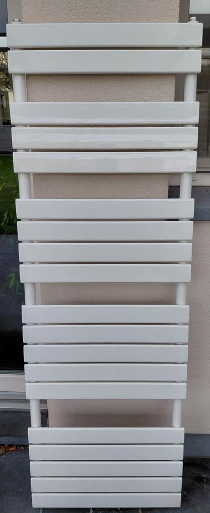 Elektrische handdoekradiator met timer, Doe-het-zelf en Bouw, Verwarming en Radiatoren, Ophalen, Radiator, Zo goed als nieuw, 60 tot 150 cm