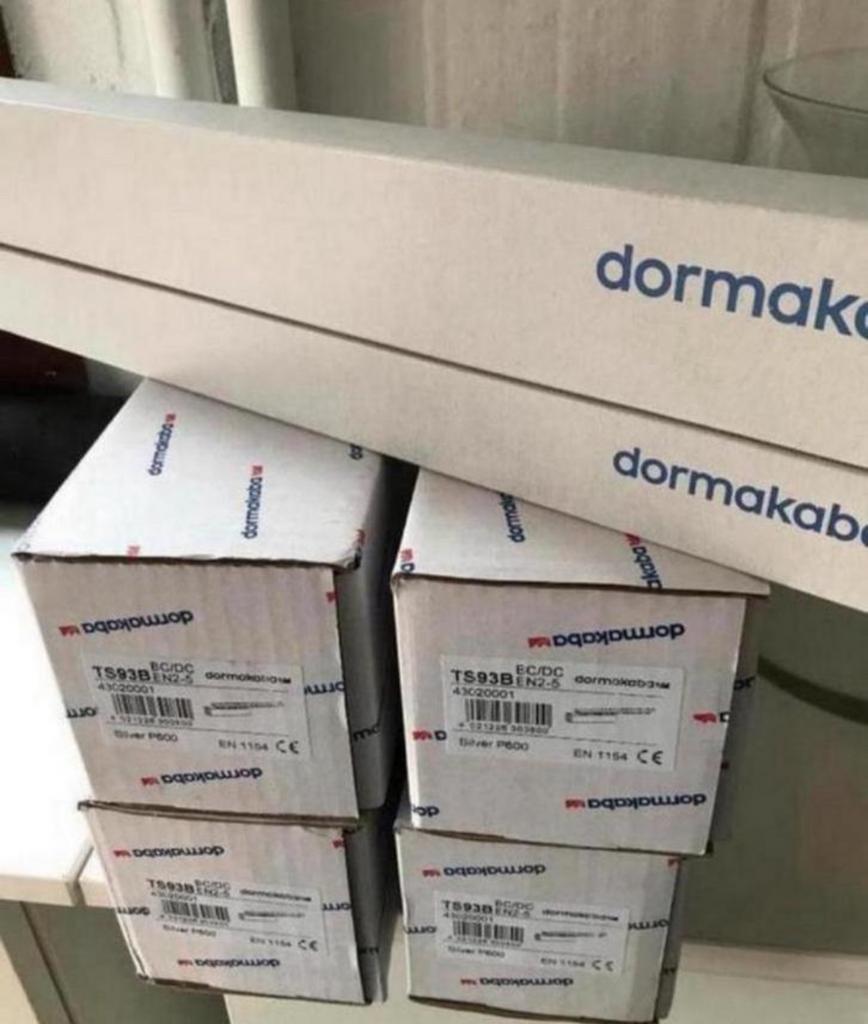 nombreux Ferme-porte DORMA KABA TS93 B + bras + calibre, Enlèvement ou Envoi, Neuf