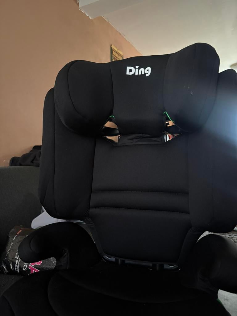 Ding Riley i-Size Autostoel 100–150 cm – Zwart, Kinderen en Baby's, Autostoeltjes, Ophalen, Zo goed als nieuw, Autogordel
