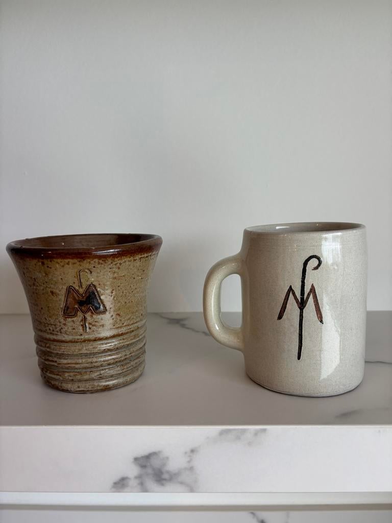 Deux verres à bière vintage de Maredsous en céramique, Enlèvement ou Envoi, Comme neuf