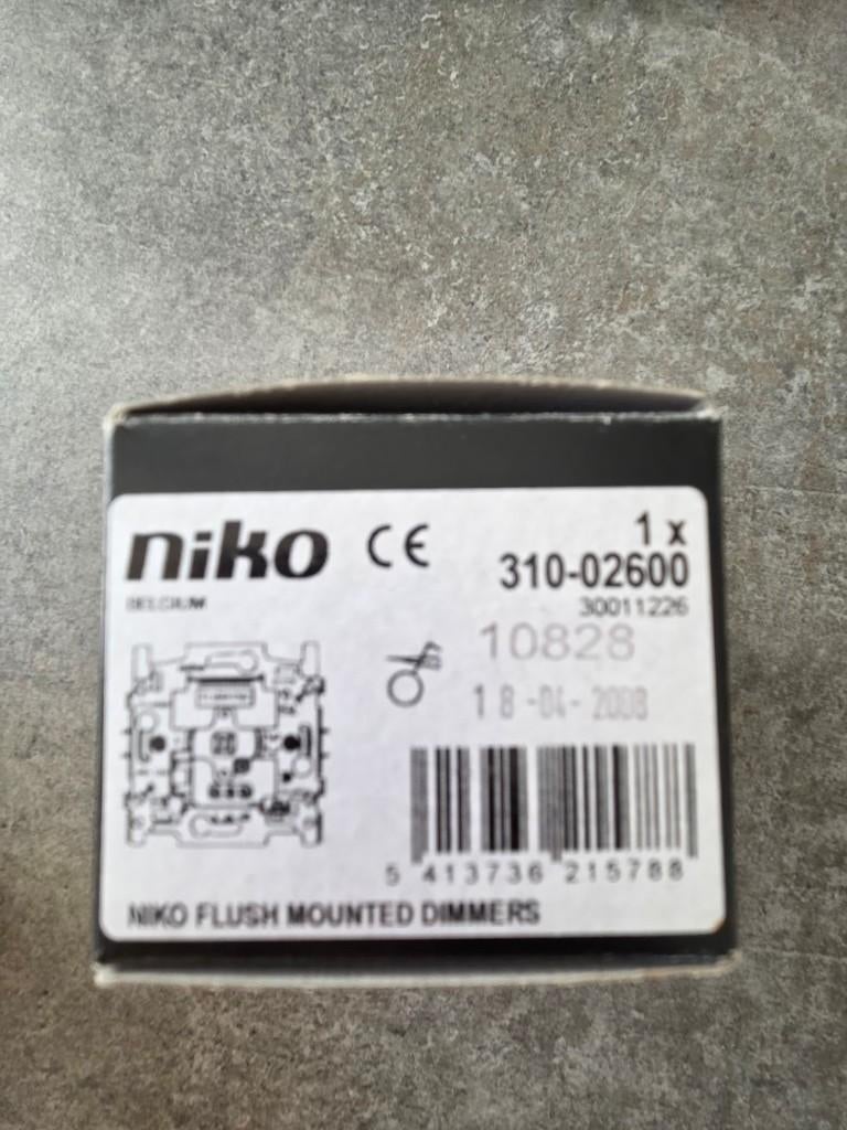 Variateur à bouton-poussoir NIKO 550W (4 pièces disponibles), Enlèvement ou Envoi, Utilisé, Interrupteur