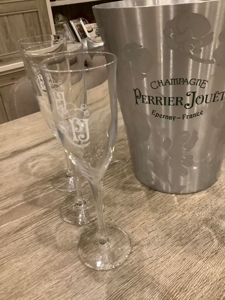 Perrier jouet, Enlèvement, Comme neuf, Champagne