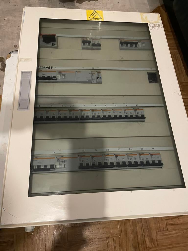 Coffret électrique triphasé complet 3x400V + N –, Enlèvement, Comme neuf