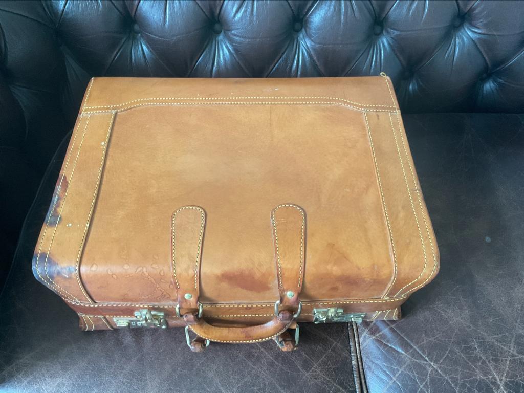 Valise avec compartiments interieurs et code, cuir., Bijoux, Sacs & Beauté, Valises, Utilisé, Cuir, Moins de 50 cm, Moins de 35 cm