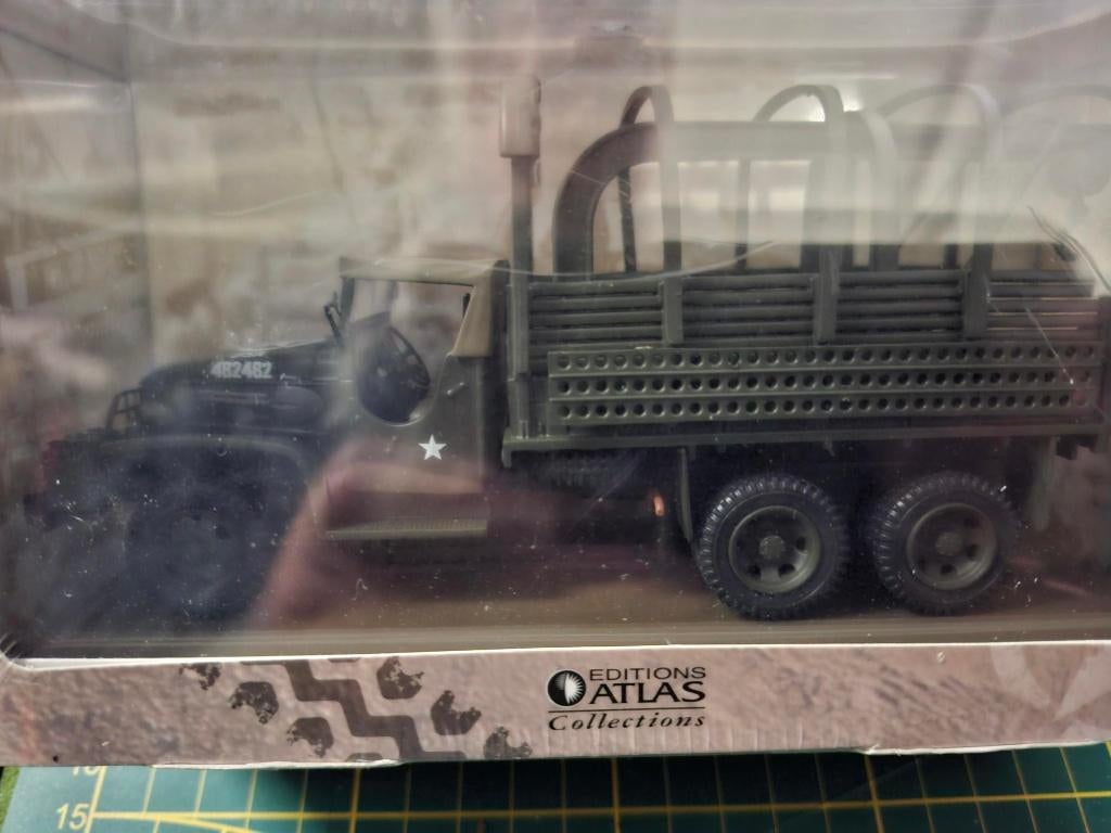 2 militaire voertuigen van ATLAS nieuw 1/43e, Neuf, Enlèvement ou Envoi, 1:32 à 1:50, Camion