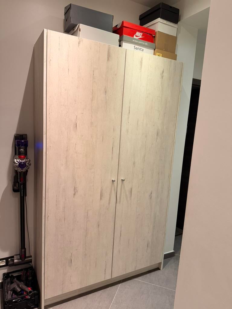 schoen/jassen kast, Ophalen, Zo goed als nieuw