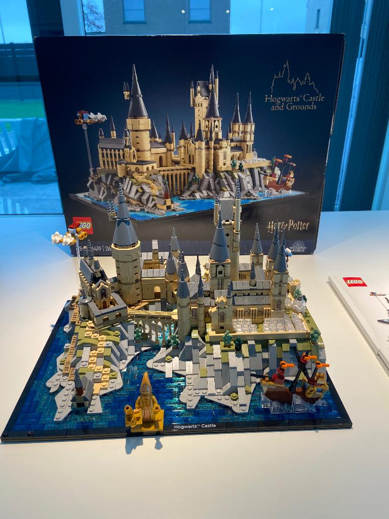 Lego Hogwarts Castle and Grounds, Ophalen of Verzenden, Zo goed als nieuw, Complete set, Lego