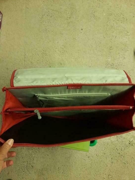 Rode boekentas, merk Kipling in goede staat,, Diversen, Ophalen of Verzenden, Gebruikt