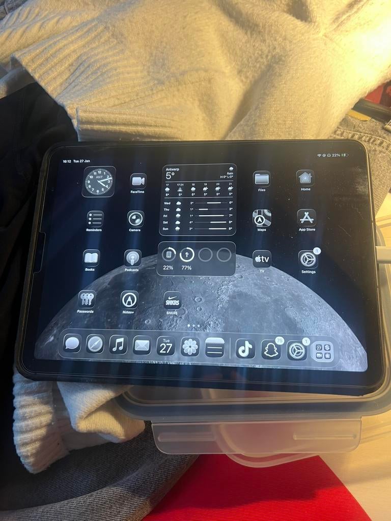 Ipad air 5de gen zwart met pen, Computers en Software, Apple iPads, Ophalen, Zo goed als nieuw