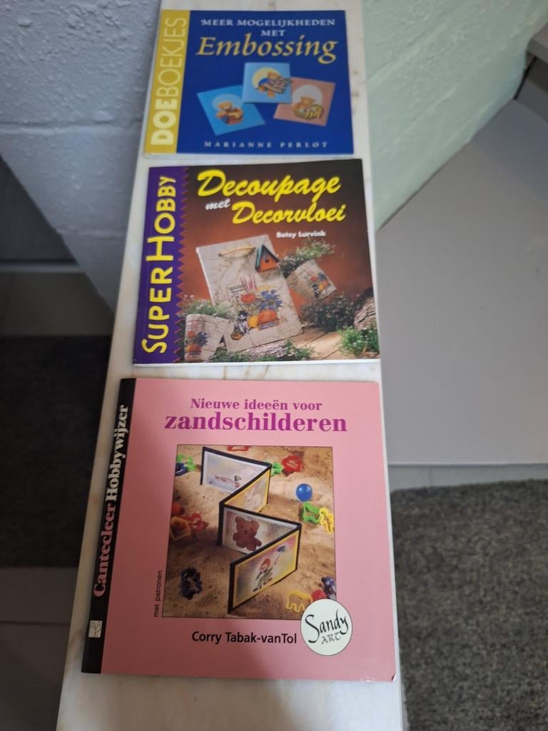 3 kleine boekjes kaarten maken, Ophalen of Verzenden, Zo goed als nieuw