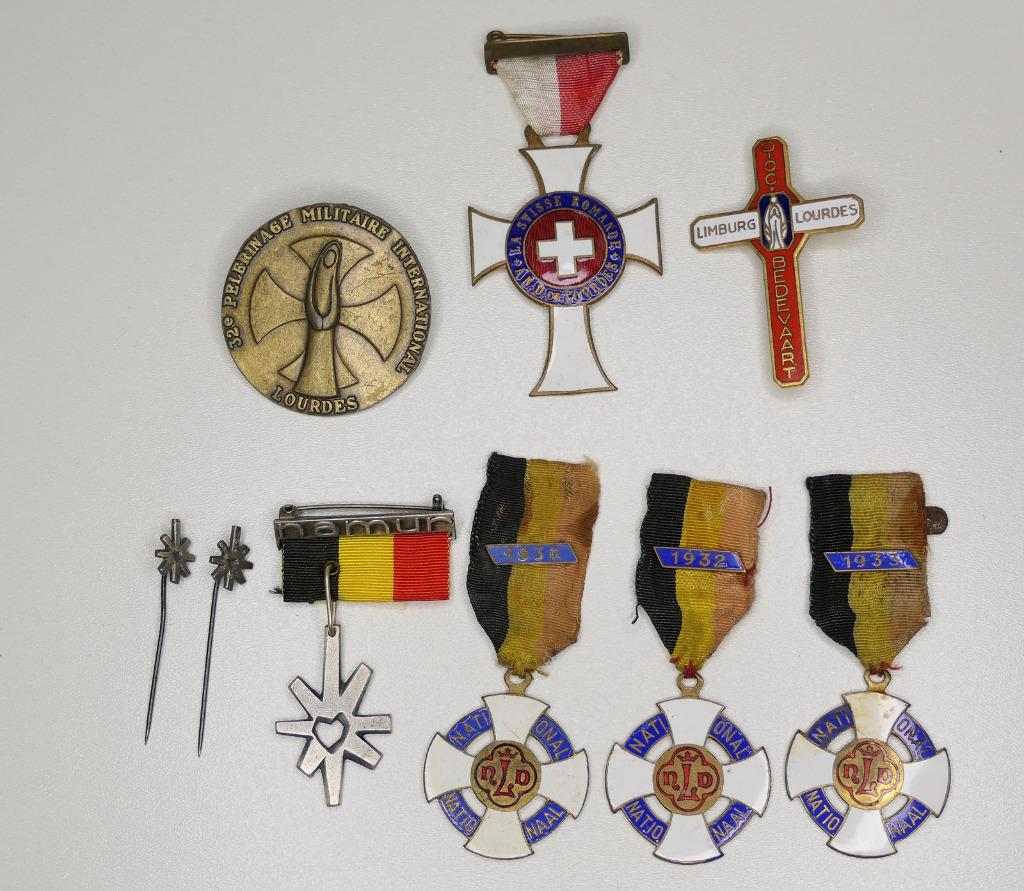 Militaria-insigne_Pélérinage_BE_FR_NL_CH_lot de 9 médailles, Ophalen of Verzenden, Landmacht, Lintje, Medaille of Wings