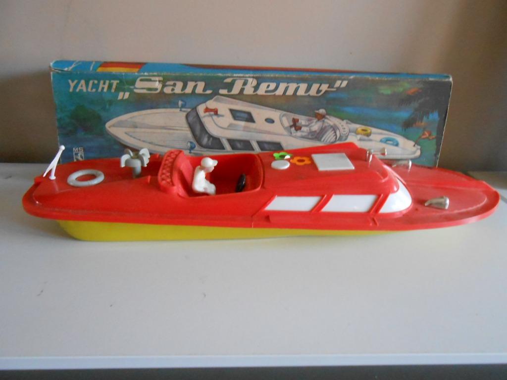 Oud speelgoed speedboot San-Remo in hard plastiek .  ., Ophalen of Verzenden