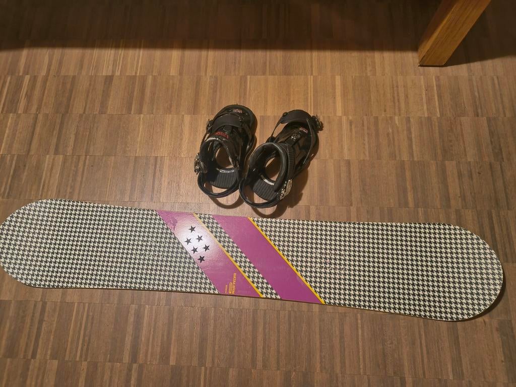 Snowboard 151cm Bataleon, Sport en Fitness, Snowboarden, Ophalen, Bindingen