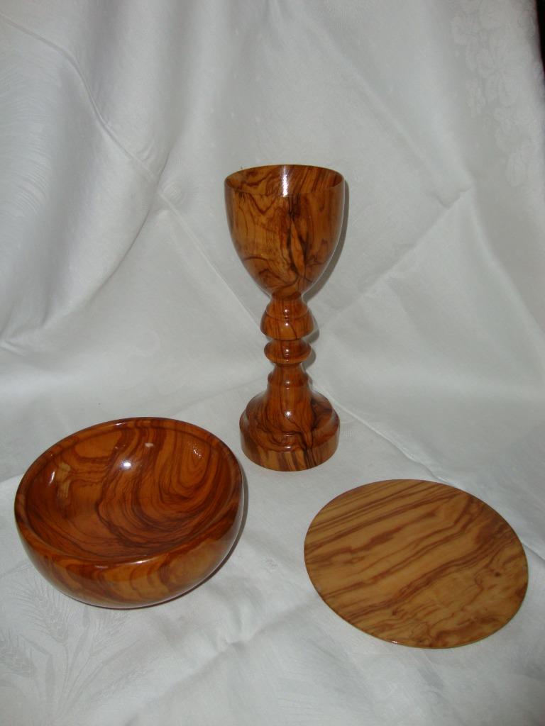 Calice / ciboire avec accessoires en bois de noyer,haut 23cm, Enlèvement ou Envoi