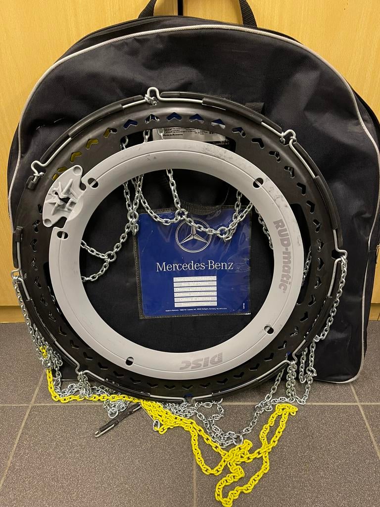 Sneeuwkettingen Mercedes 16 t/m 18 inch, Ophalen, Zo goed als nieuw
