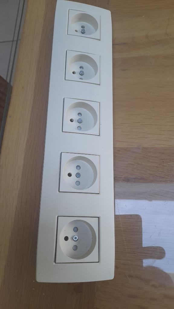 Afdekplaatjes Niko, Doe-het-zelf en Bouw, Elektriciteit en Kabels, Ophalen of Verzenden, Zo goed als nieuw, Overige typen