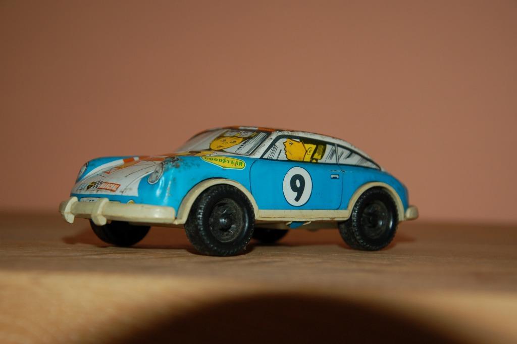 Voiture Porsche 911 - PAYVA - vieux jouets en tôle - Schell, Enlèvement ou Envoi, Utilisé