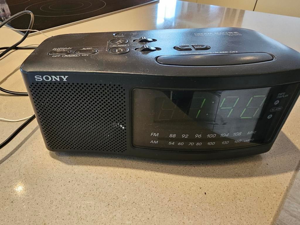 Klokradio, Elektronische apparatuur, Wekkers, Ophalen of Verzenden, Zo goed als nieuw
