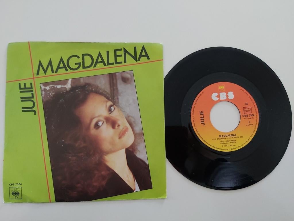 Julie - Magdalena, Ophalen of Verzenden, Zo goed als nieuw