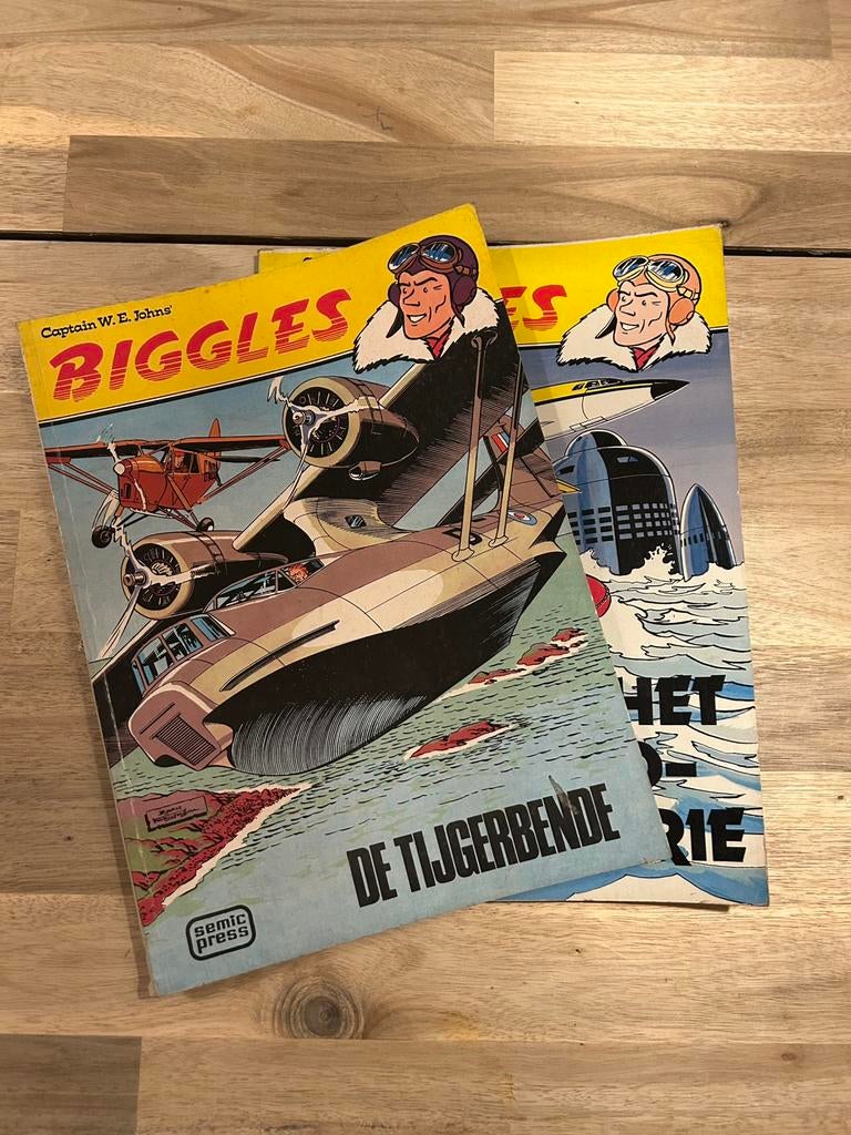 Biggles bundel, Boeken, Stripverhalen, Meerdere stripboeken, Ophalen, Gelezen