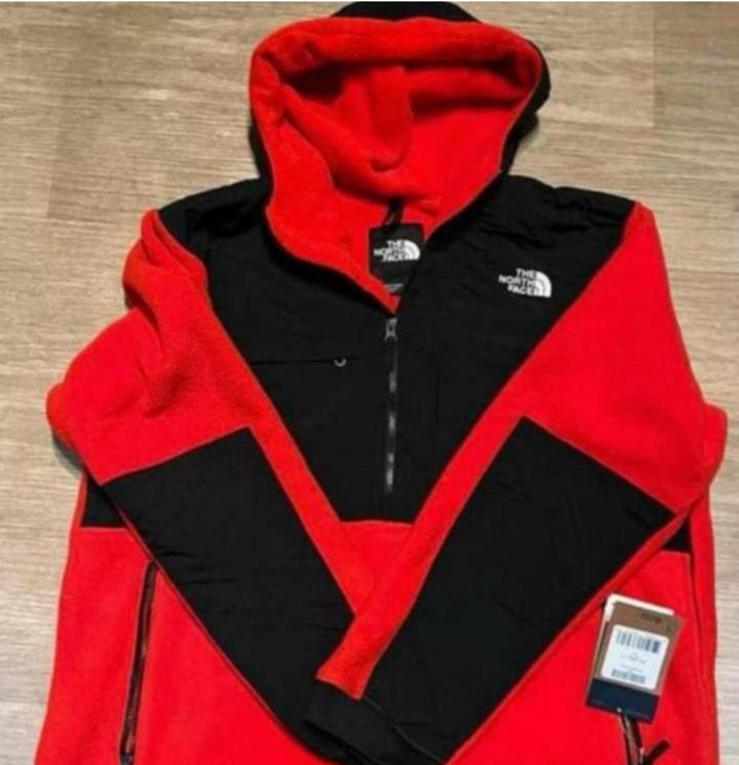 The north face heren fleecevest XL rood/zwart met kap NIEUW, Enlèvement, Neuf, Taille 56/58 (XL), Rouge