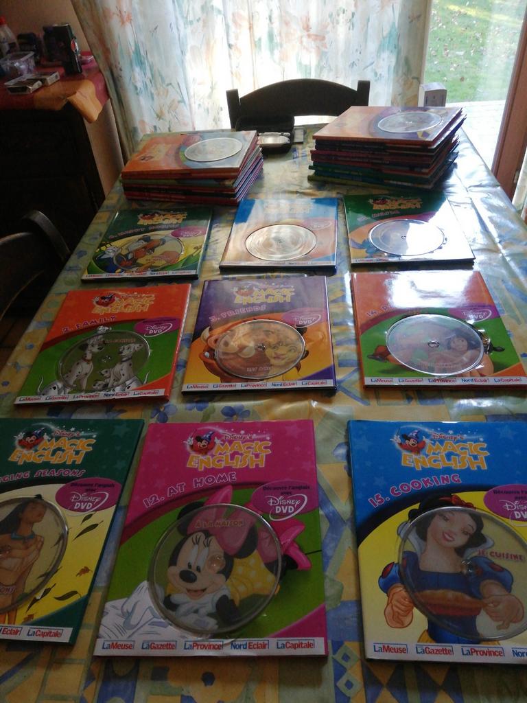 Magic English. Découvre l'anglais avec Disney., Enlèvement ou Envoi, Comme neuf