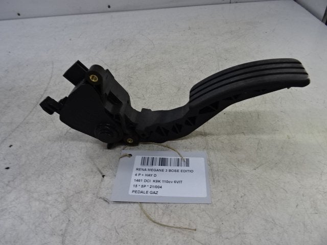 PEDALE D'ACCELERATEUR Megane III Berline (BZ) (180020022R), Utilisé, Renault