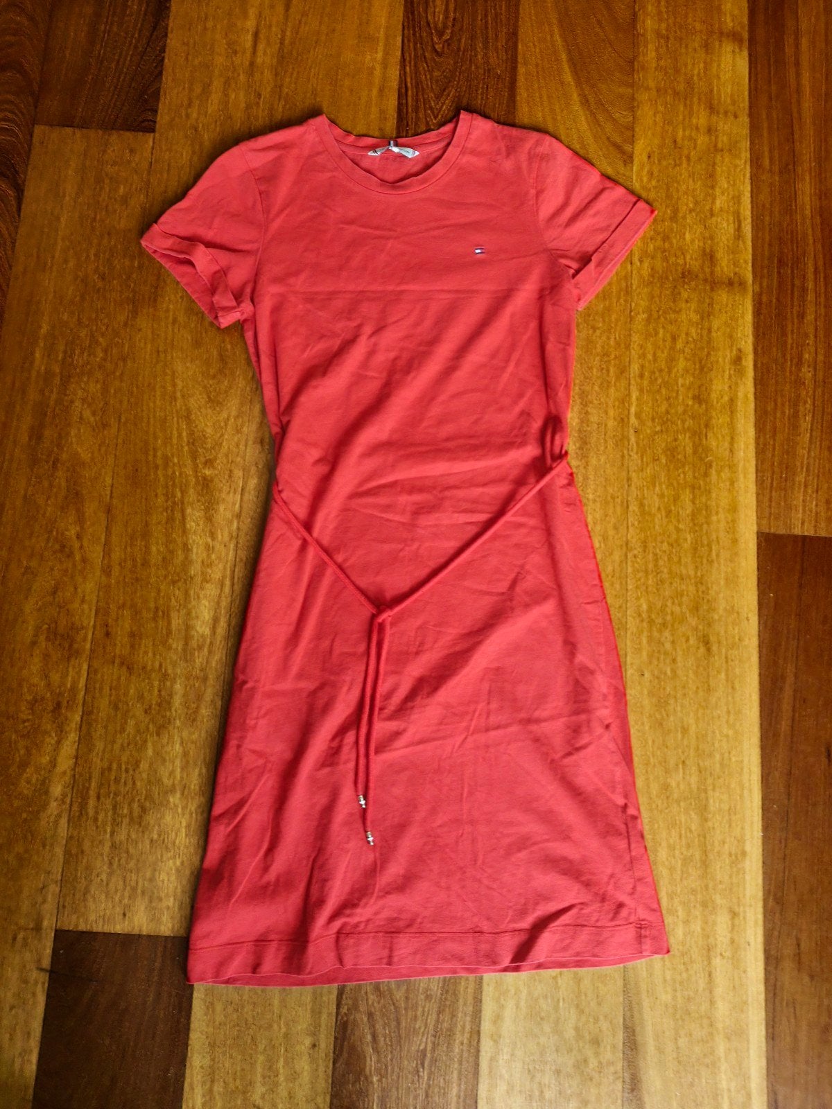jurk Tommy Hilfiger, Kleding | Dames, Ophalen of Verzenden, Maat 36 (S), Rood, Boven de knie