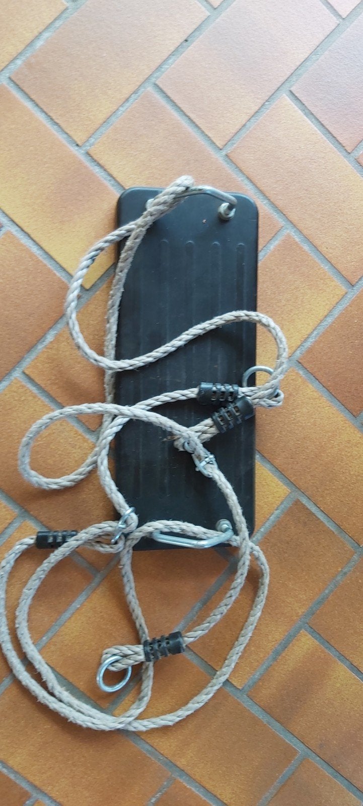 Rubberen schommelzitje, Ophalen, Schommel