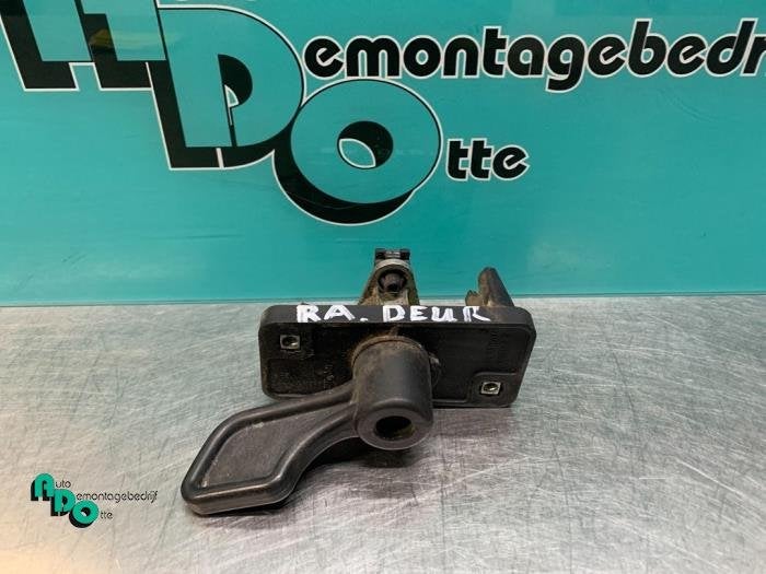 Poignée portière arrière camionnette d'un Fiat Doblo (Dob, -, 3 mois de garantie, Utilisé, Fiat