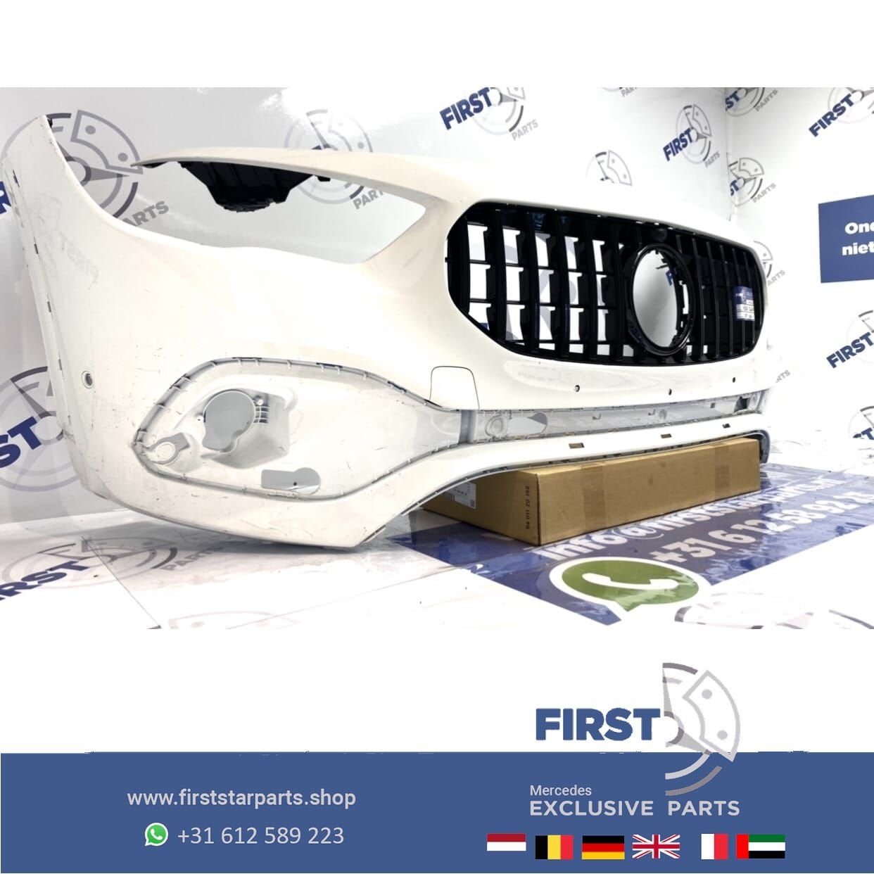 H247 GLA VOORBUMPER WIT 149 + AMG GT PANAMERICANA GRILLE ZWA, Utilisé, -, Avant, -