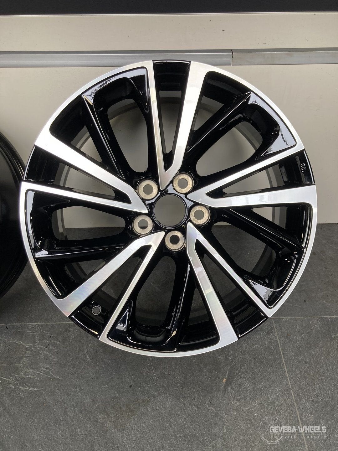 19” originele Toyota C-HR II (vanaf 2024) velgen 5x114.3 CLX, 19 inch, Gebruikt, Velg(en), -