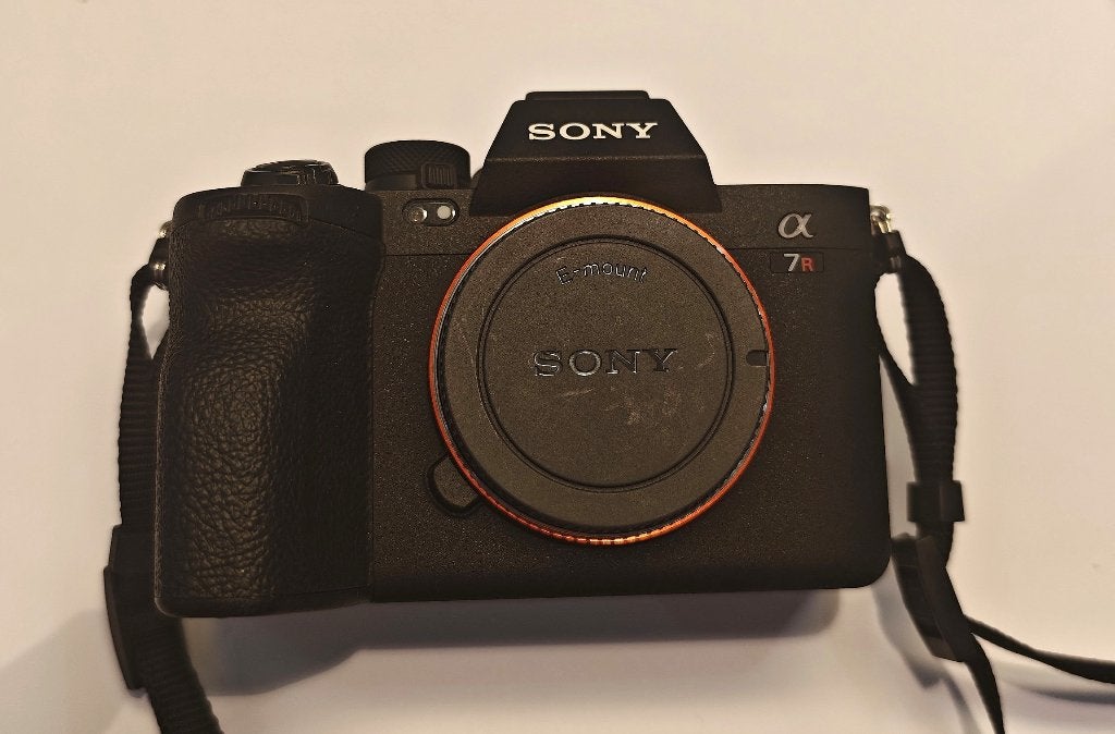 sony alpha 7r5, TV, Hi-fi & Vidéo, Sony, Appareil photo, Enlèvement ou Envoi, Comme neuf