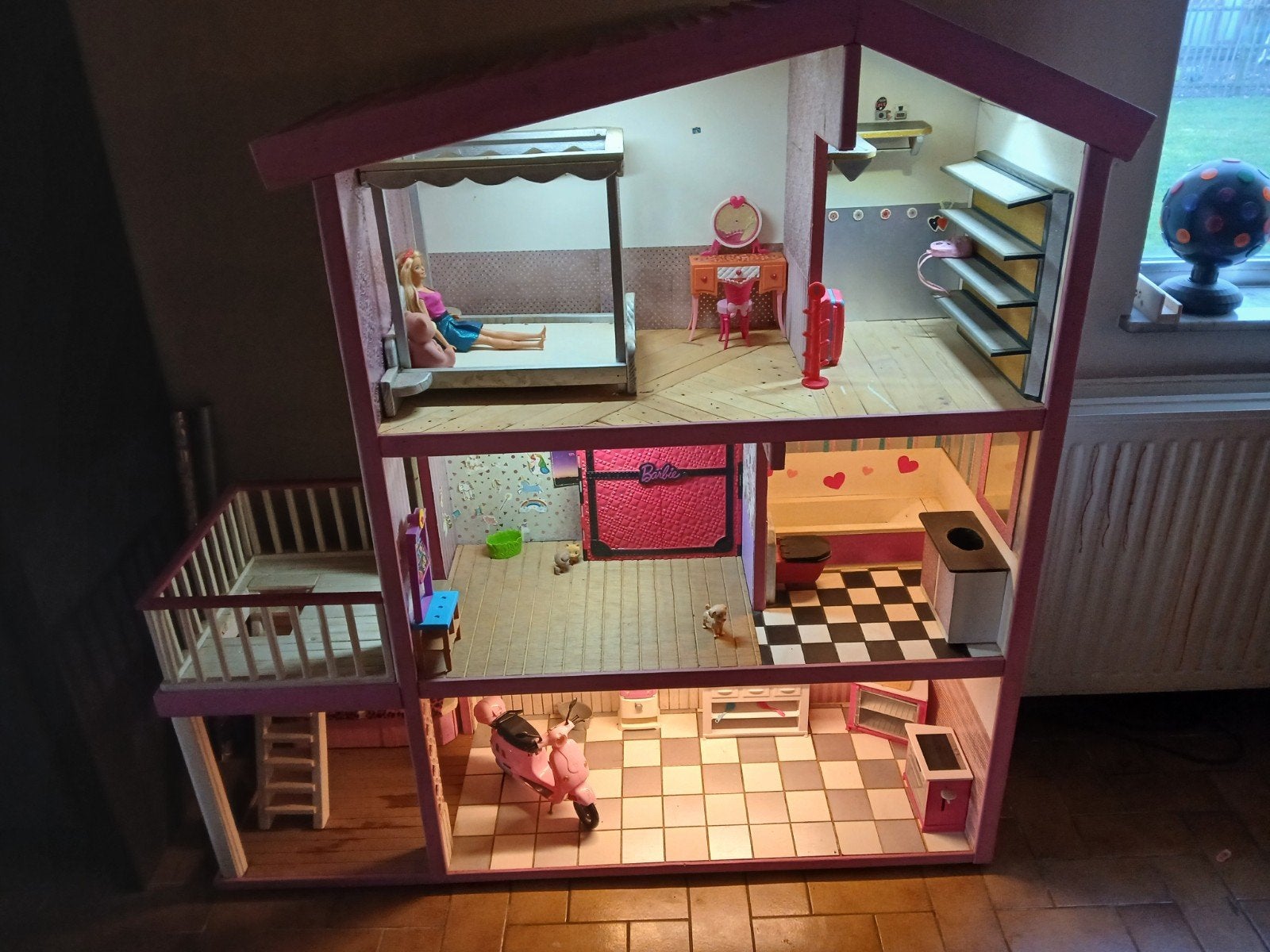 poppenhuis barbie Met ledverlichting, Ophalen, Gebruikt, Poppenhuis