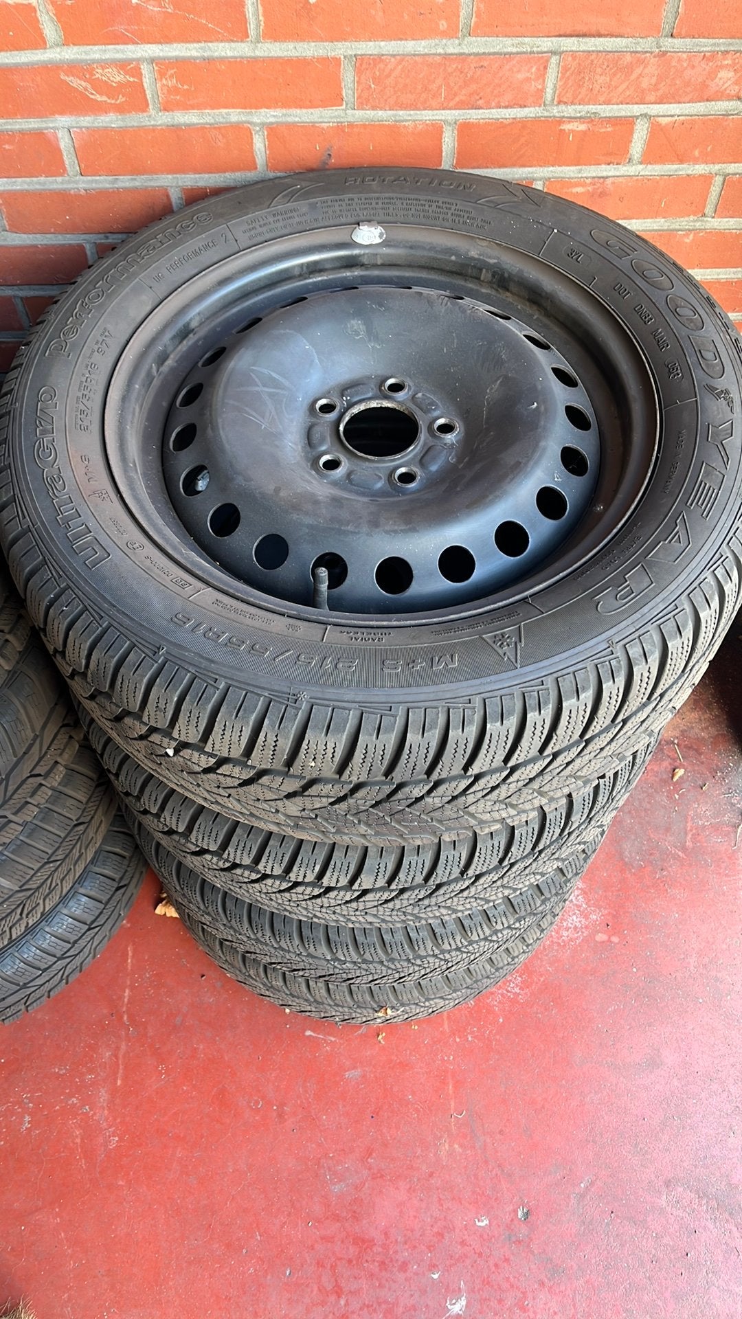 Stalen velgen met winterbanden Ford Focus / Cmax 215/55R16, Auto-onderdelen, Banden en Velgen, Ophalen, Winterbanden, Velg(en)