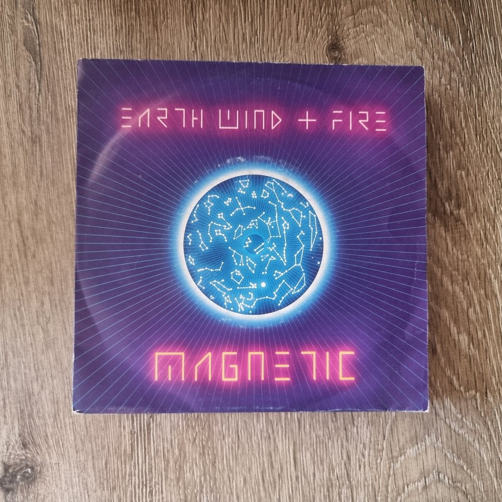 7" Earth Wind + Fire – Magnetic, Cd's en Dvd's, Vinyl Singles, Ophalen of Verzenden, Gebruikt, 7 inch, Dance en House