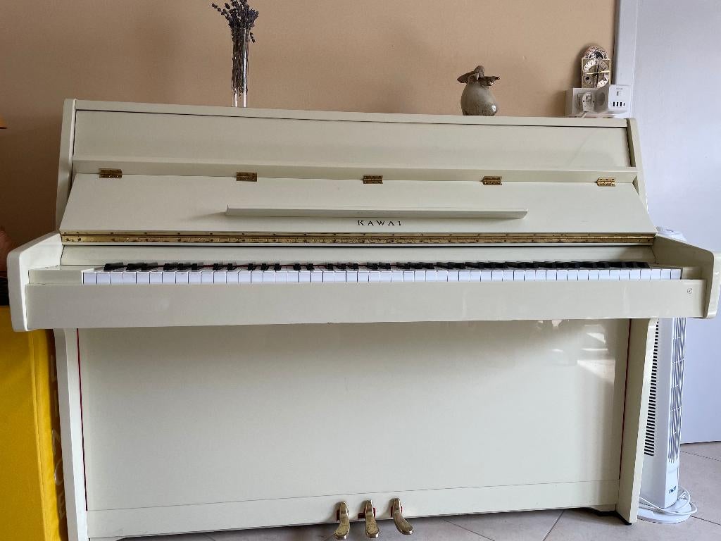 Piano droit Kawaï CE-7N, Musique & Instruments, Pianos, Comme neuf, Enlèvement, Piano, Autres couleurs