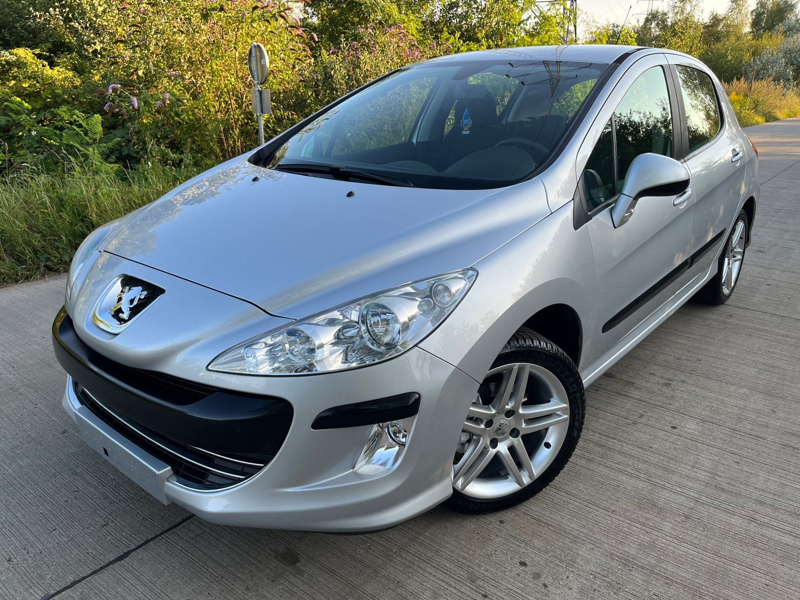 Peugeot 308 1.4 Benzine 74.000km Airco  2010 Gekeurd vvk, Autos, Peugeot, Argent ou Gris, Achat, Boîte manuelle, Noir