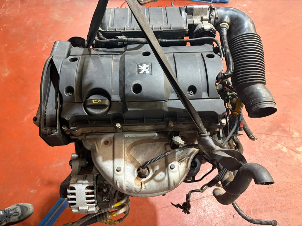 Moteur Peugeot 307 benzine 1.4 120000 km Top moteur, Autos : Pièces & Accessoires, Moteurs & Accessoires, Enlèvement, Peugeot