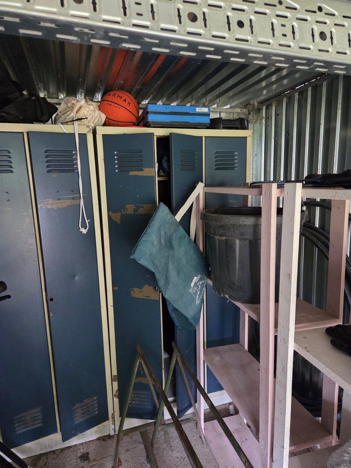 Locker kasten metaal, Enlèvement